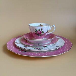 Royal Albert Cheeky Pink 5-Piece Dinnerware Set